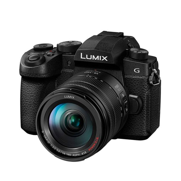 Panasonic Lumix G90 con obiettivo 14-140